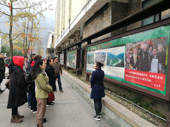 让法律为成长保驾护航——灵宝市实验中学举行公安、检察院联合法制报告会_kycom(图2)